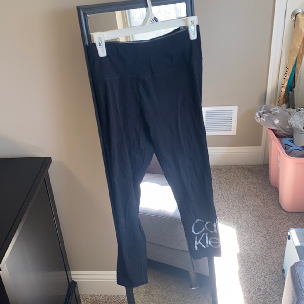 Calvin Klein leggings, size M !